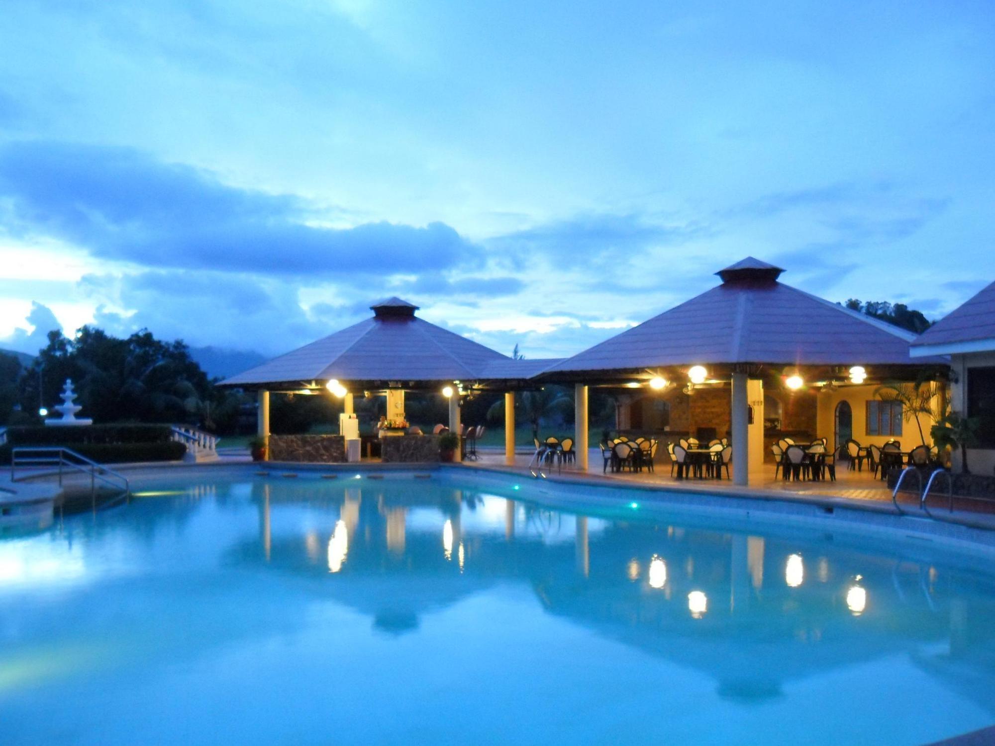 Subic Waterfront Resort And Hotel Buitenkant foto