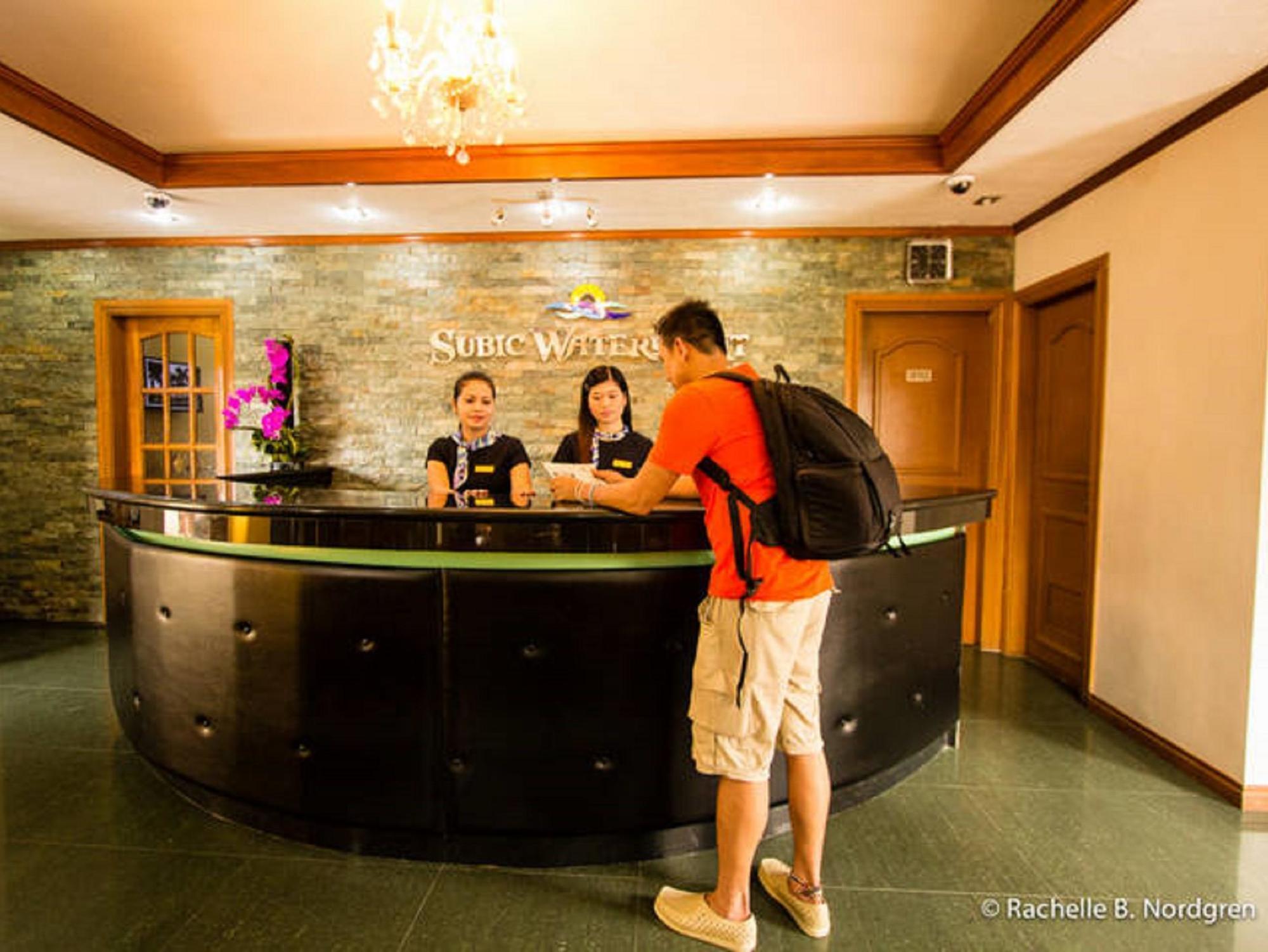 Subic Waterfront Resort And Hotel Buitenkant foto