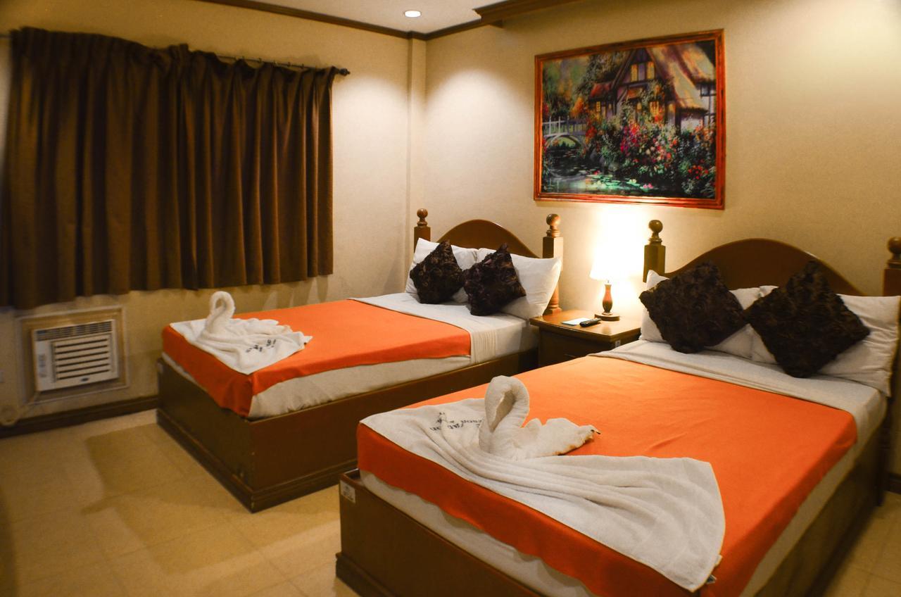 Subic Waterfront Resort And Hotel Buitenkant foto