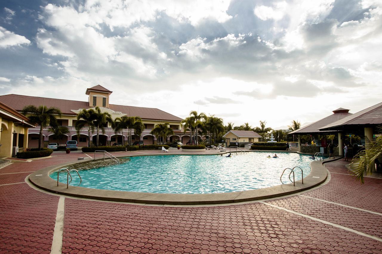 Subic Waterfront Resort And Hotel Buitenkant foto