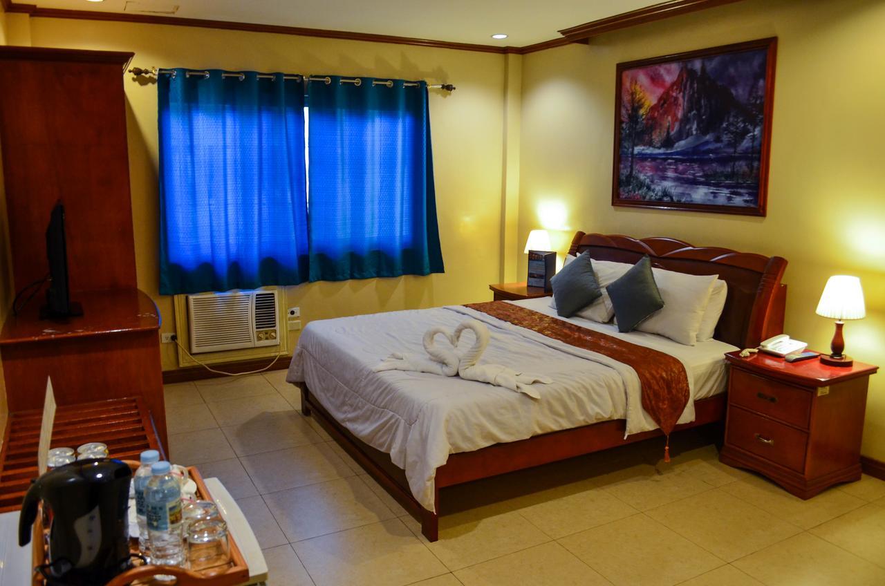 Subic Waterfront Resort And Hotel Buitenkant foto