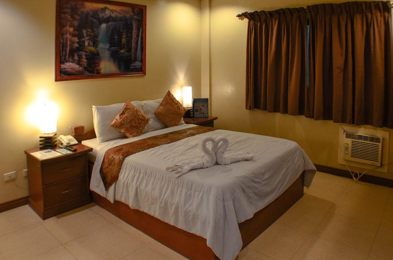 Subic Waterfront Resort And Hotel Buitenkant foto