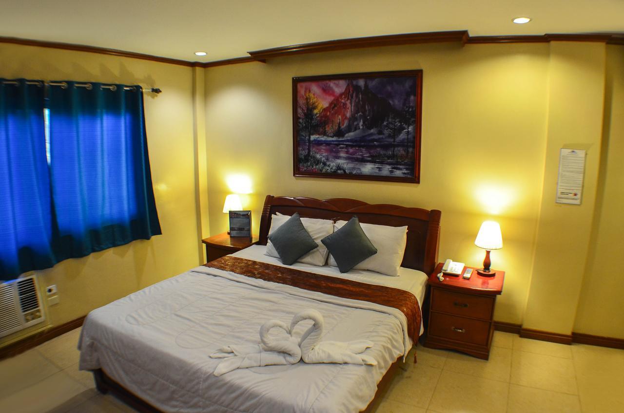 Subic Waterfront Resort And Hotel Buitenkant foto